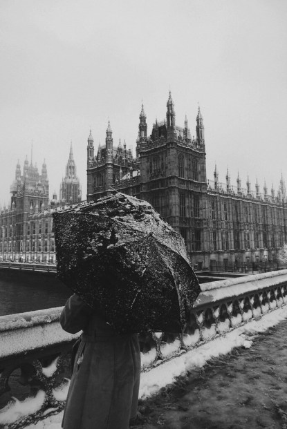 black-and-white-castle-christmast-cool-Favim.com-2259321